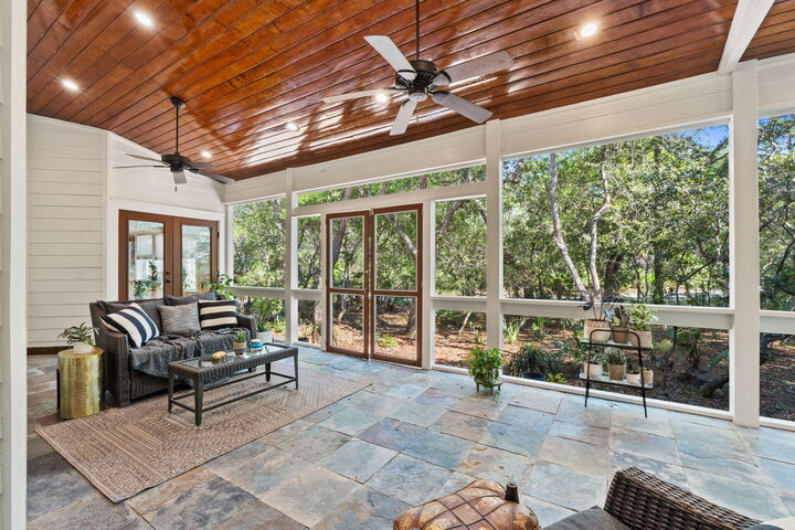 Property Photo:  364 Amelia Lane  FL 32459 