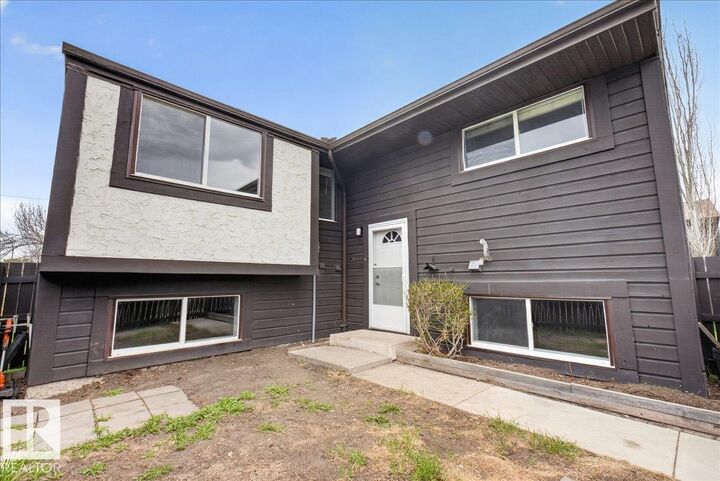 Property Photo:  1066 Knottwood Road NW  AB T6K 3R4 