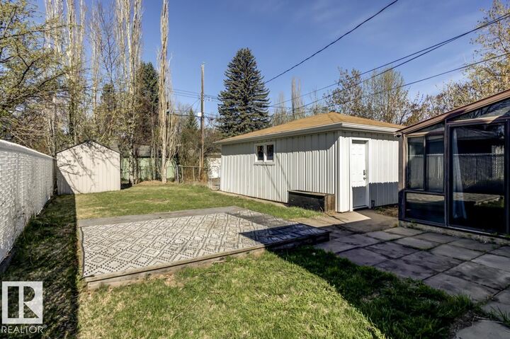 Property Photo:  9602 90 Street NW  AB T6C 3M5 