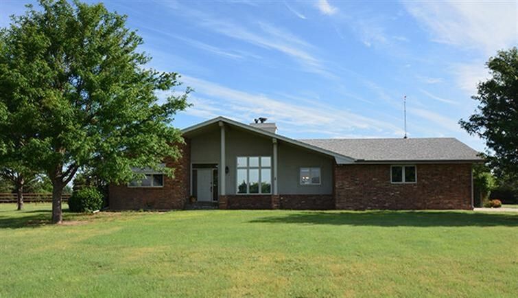 Property Photo:  21350 N Road 13  KS 67846 