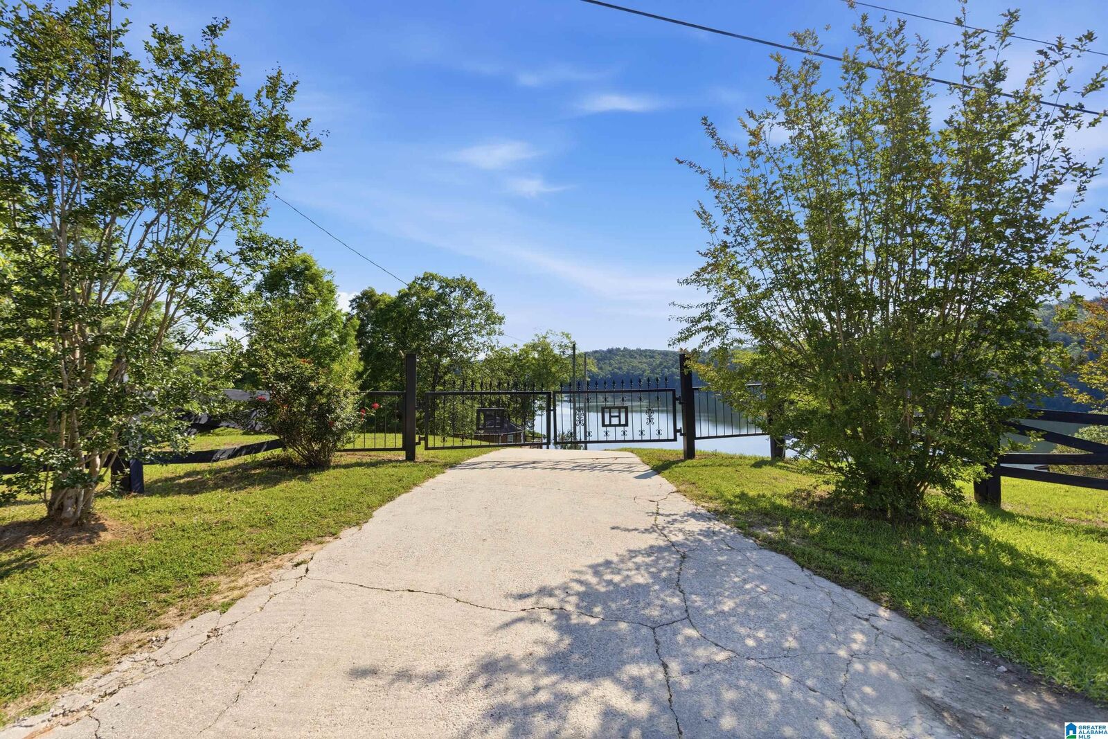 Property Photo: 1595 Overlook Point AL 35180