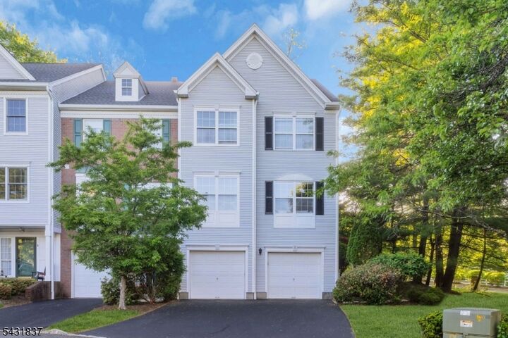 Property Photo:  6 Clark Ct  NJ 07920 