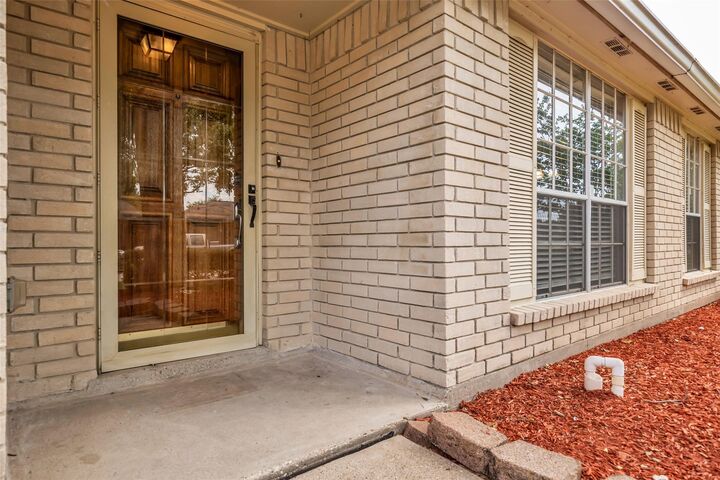 Property Photo:  3004 Cloverdale Drive  TX 77573 