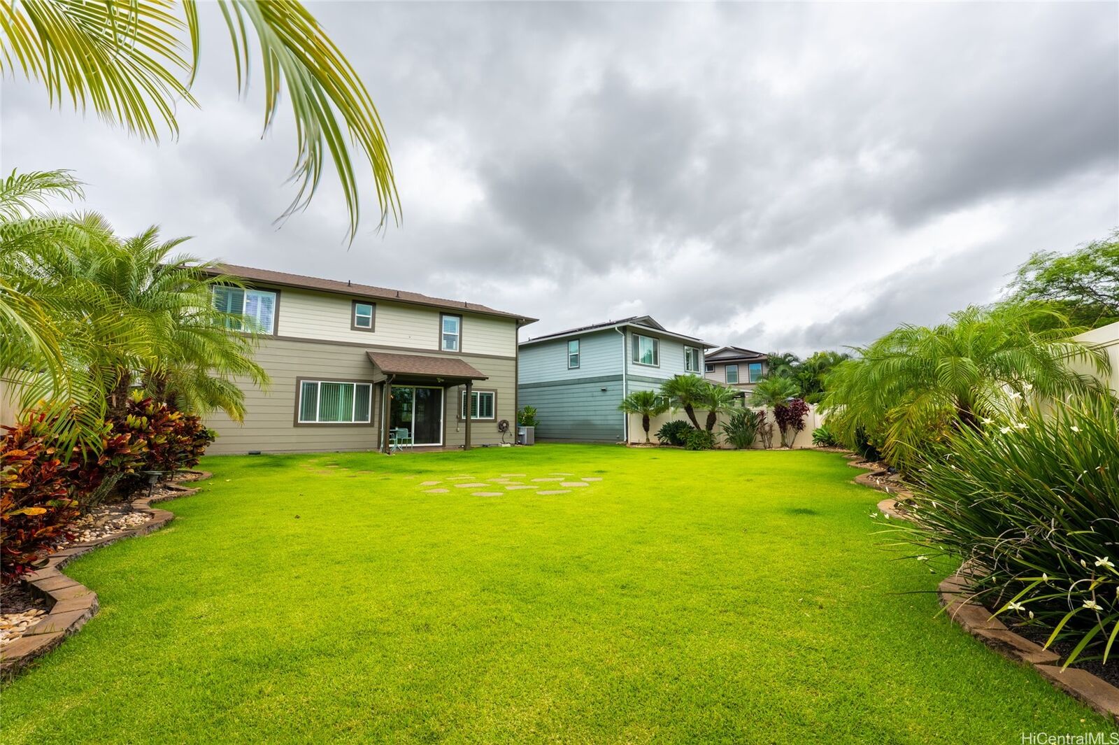 Property Photo:  91-1055 Hinakea Street  HI 96706 