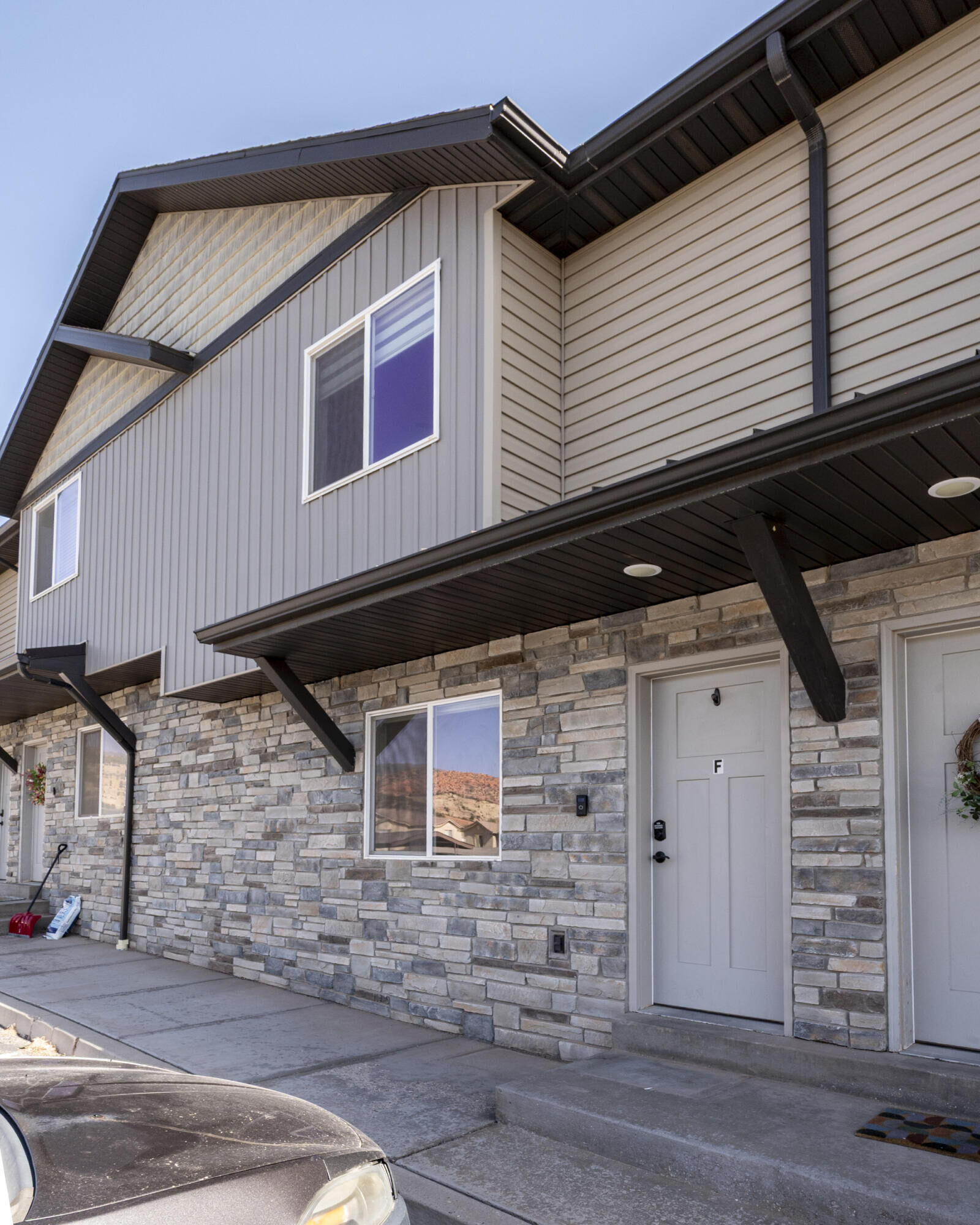 Property Photo:  920 S 25 E Unit 1F  UT 84720 