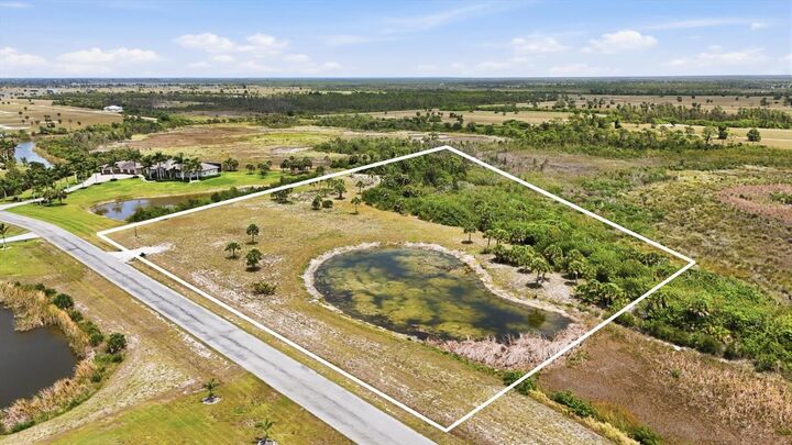 Property Photo:  11610 Bridle Path Lane  FL 33946 