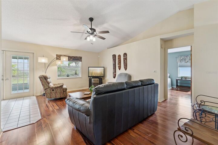 Property Photo:  933 Devonshire Way  FL 33853 