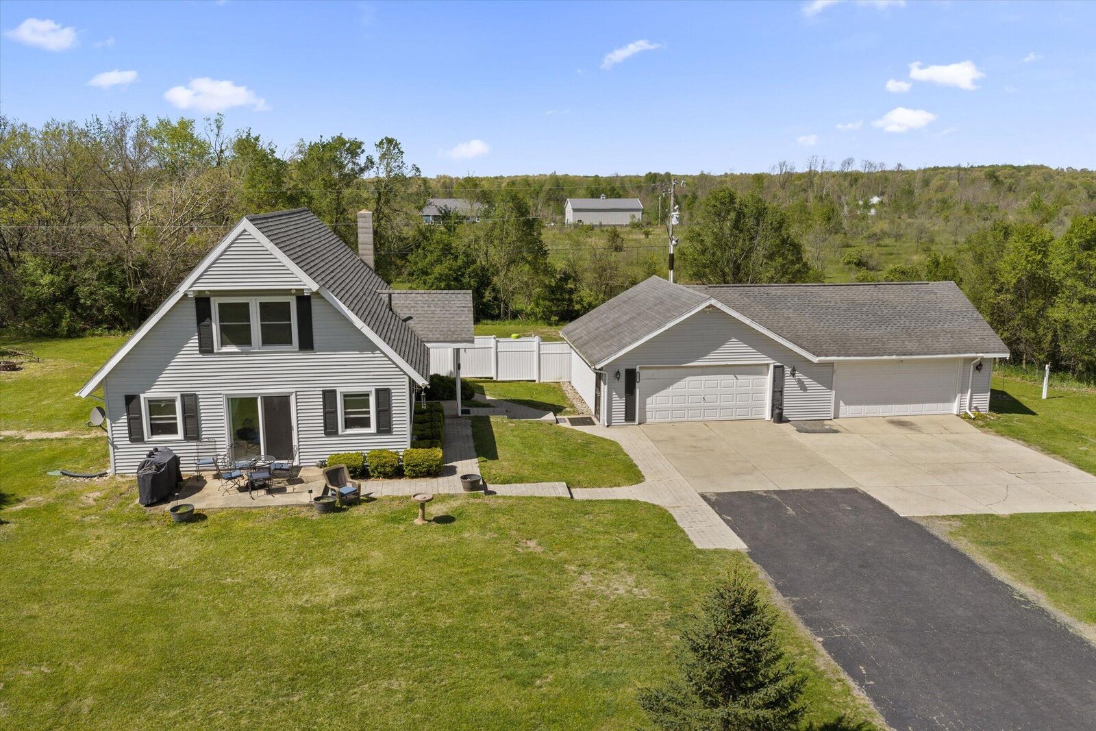 Property Photo:  26016 Yankee Street  MI 49112 