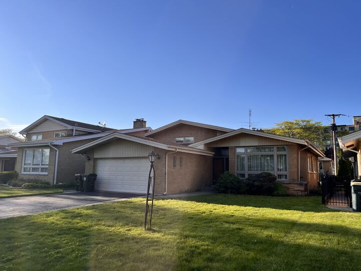 Property Photo:  4640 W Estes Avenue  IL 60712 