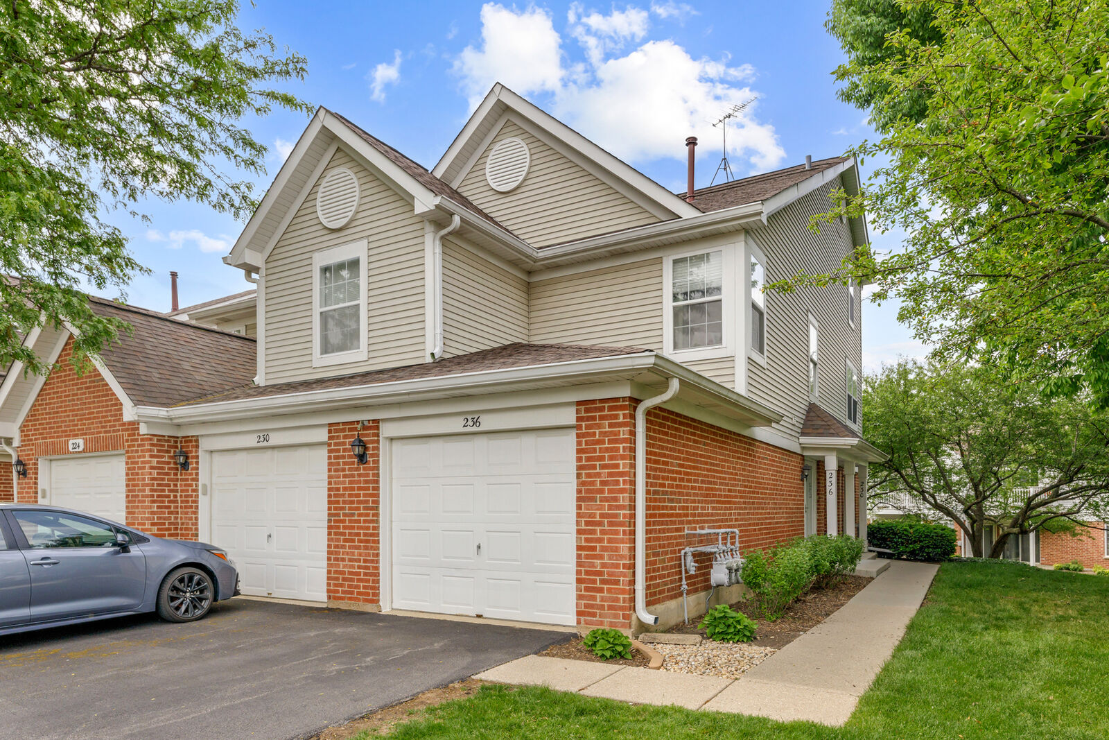 Property Photo:  