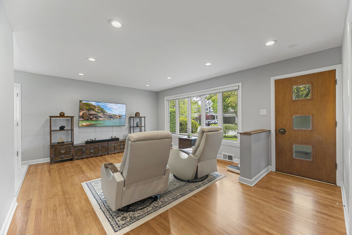 Property Photo:  2232 Covert Road  IL 60025 