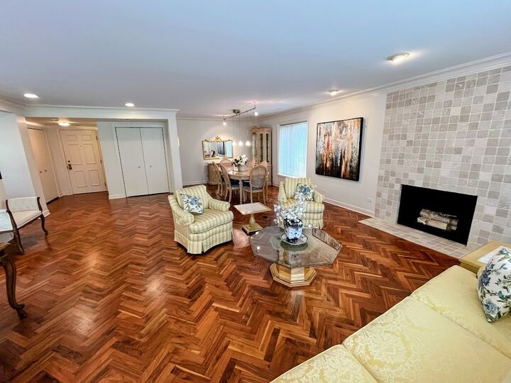 Property Photo:  