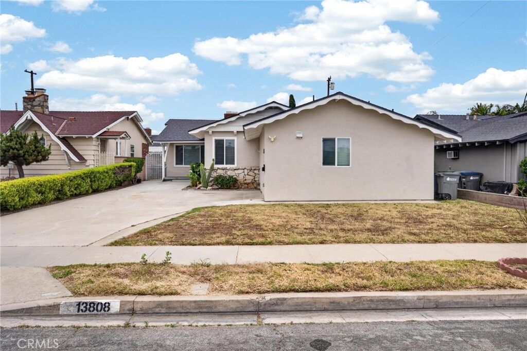 Property Photo:  13808 S Catalina  CA 90247 