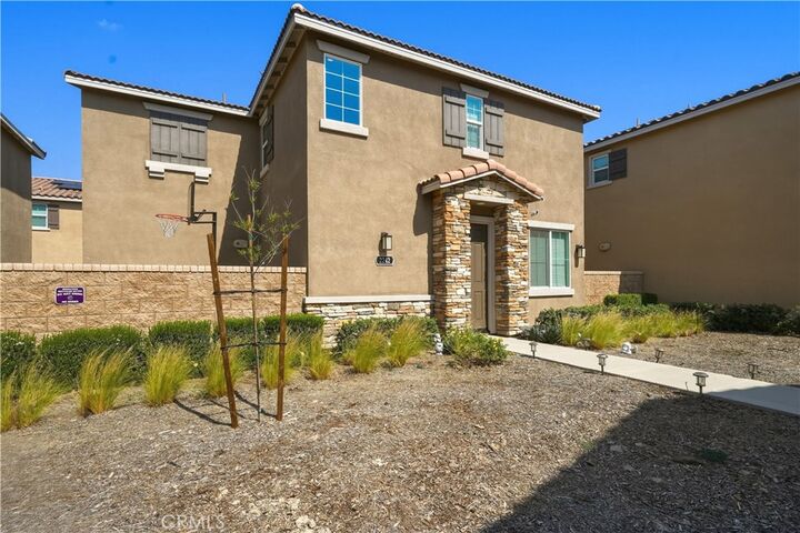 Property Photo:  2242 Autumn Court  CA 92571 