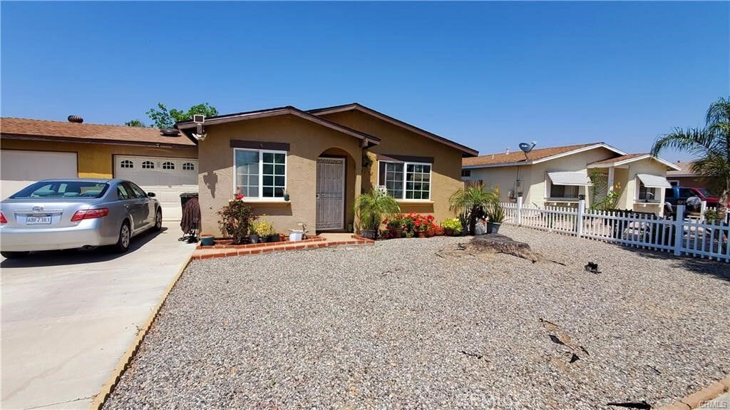 Property Photo:  2130 Avenida Estrada  CA 92545 