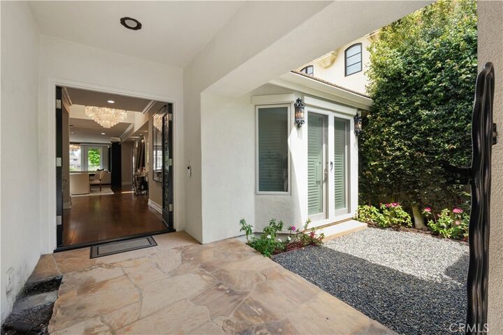 Property Photo:  18 Rue Grand Vallee  CA 92660 