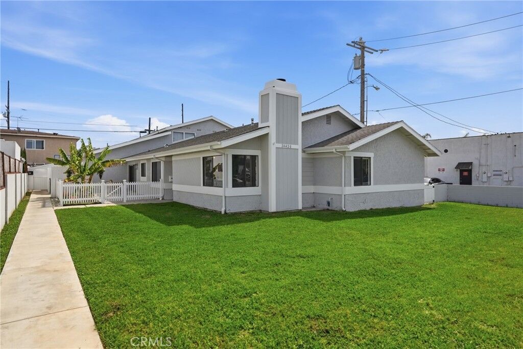 Property Photo:  24420 Alliene 3  CA 90717 