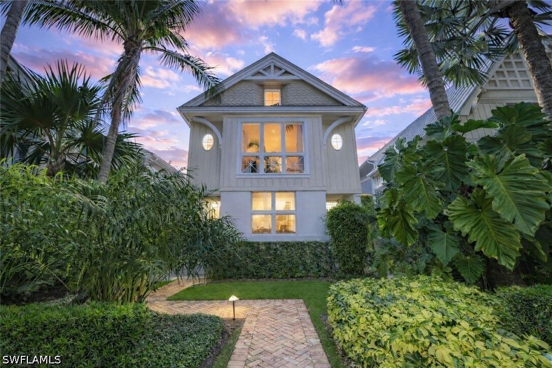 Property Photo: 42 6th Street S FL 34102