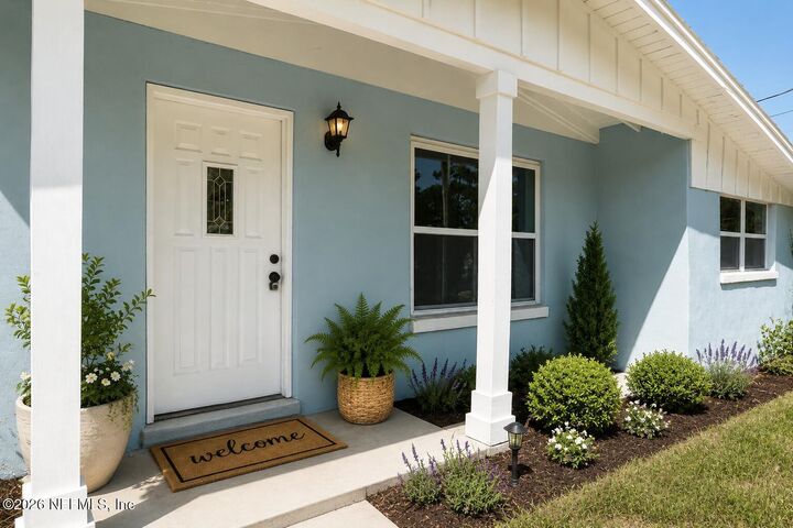 Property Photo: 8988 Castle Boulevard FL 32208