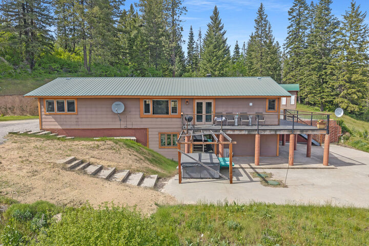 Property Photo: 16027 N Koth Rd WA 99025