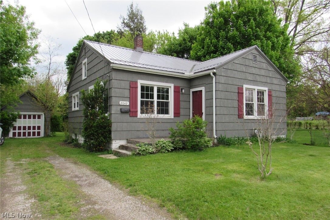 Property Photo:  2042 W Prospect Road  OH 44004 