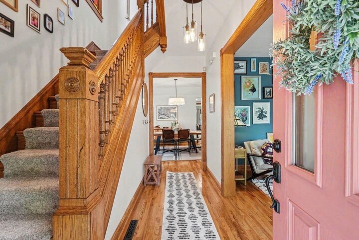 Property Photo:  424 8th Avenue NE  MN 55413 