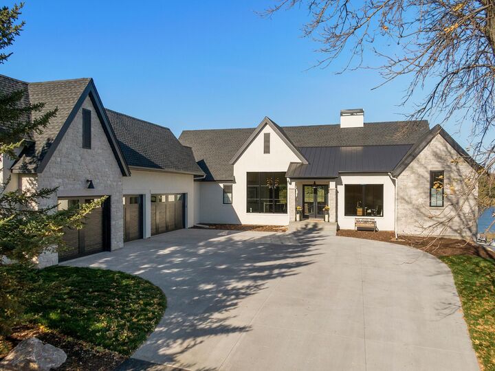 Property Photo:  730 Lakeview Parkway  MN 55364 