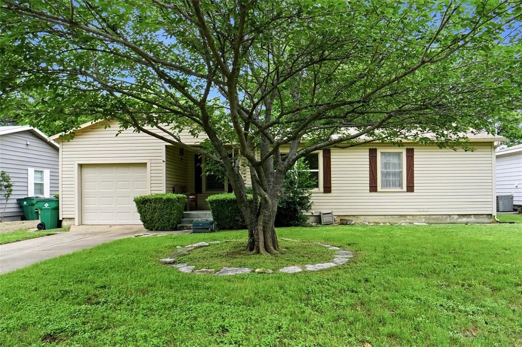 Property Photo:  3204 Edith Lane  TX 76117 