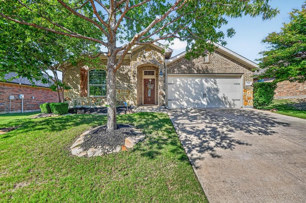 Property Photo:  1328 Wysteria Lane  TX 76028 