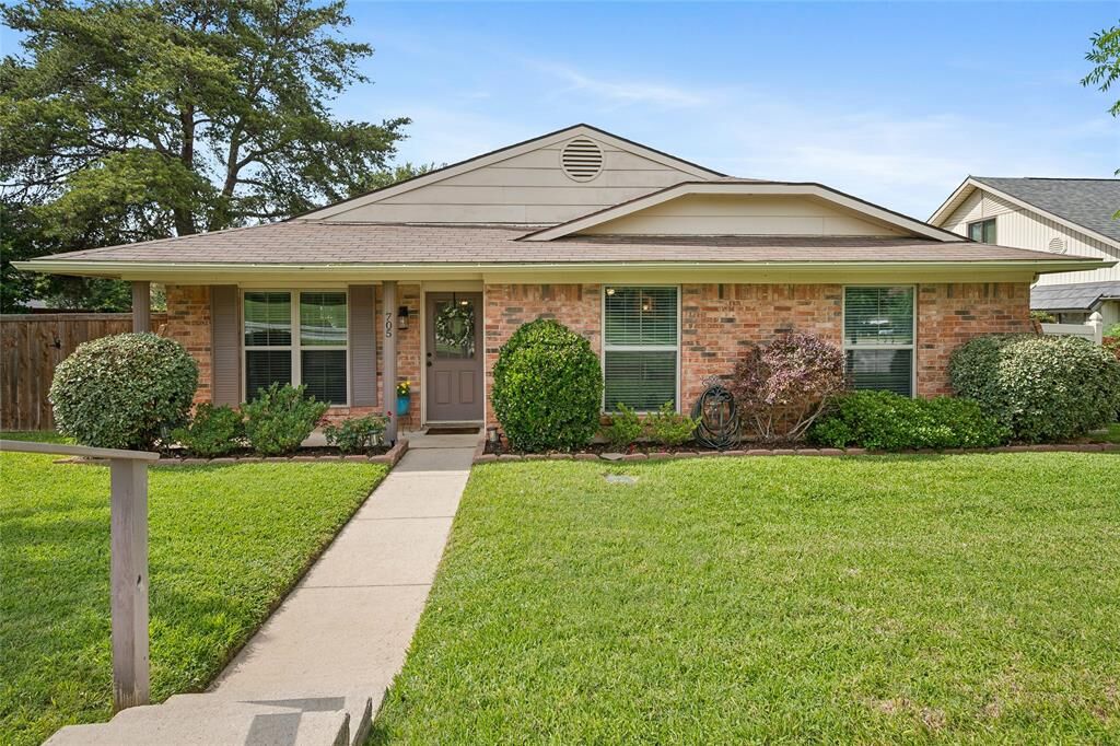 Property Photo:  705 Walnut Drive  TX 75067 