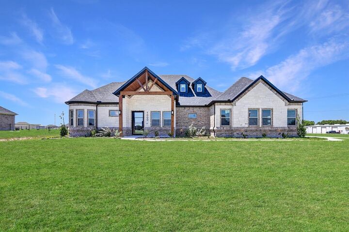 Property Photo:  1000 Elevation Trail  TX 76087 