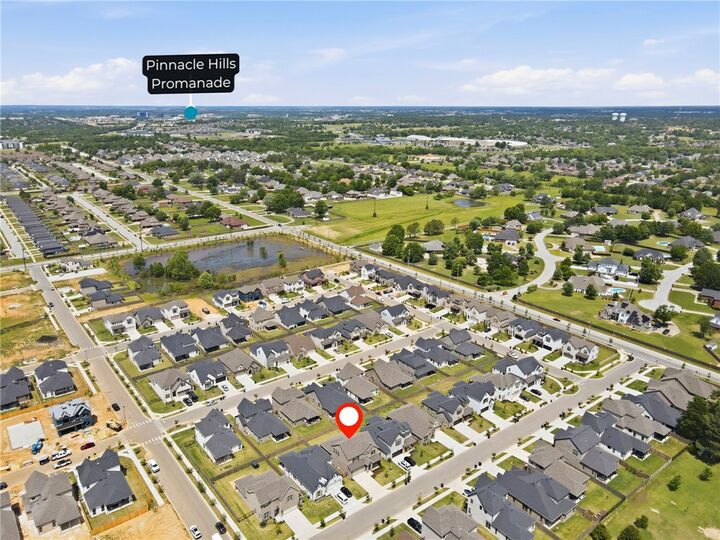 Property Photo:  3004 S 14th Street  AR 72758 