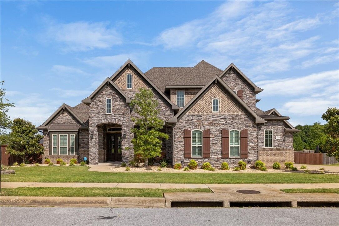 Property Photo:  1300 Birkshire Court  AR 72718 