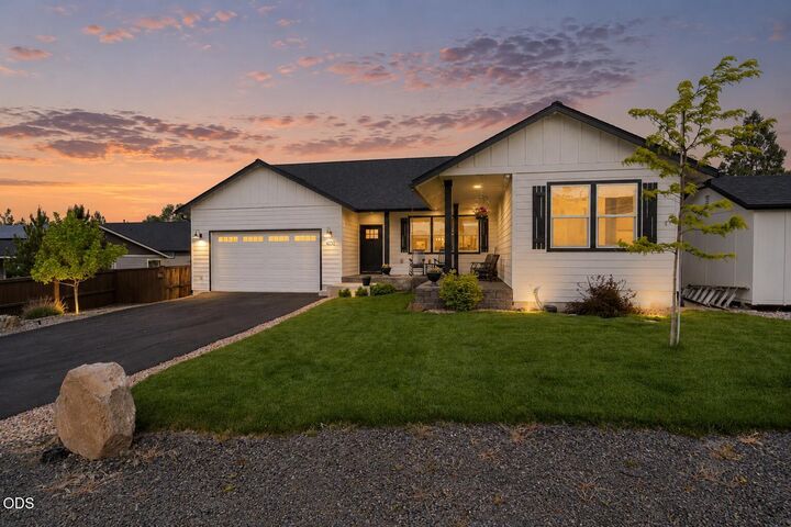 Property Photo:  4232 SW Umatilla Avenue  OR 97756 