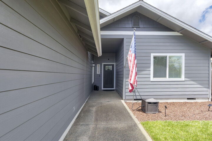 Property Photo:  1340 George Tweed Boulevard  OR 97527 