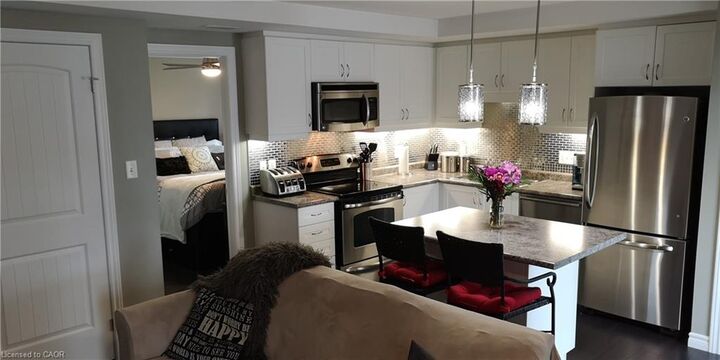 Property Photo:  1460 Highland Road W 5D  ON N2N 0B7 