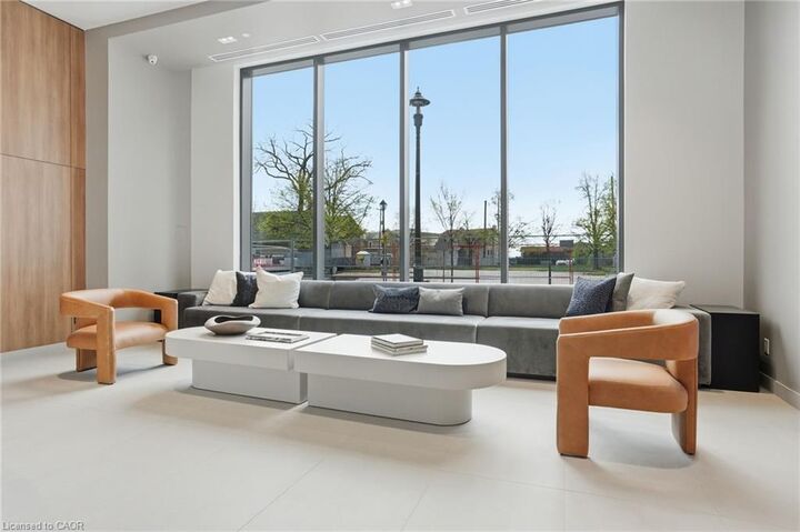 Property Photo:  2075 Lakeshore Road 702  ON L7R 0H3 