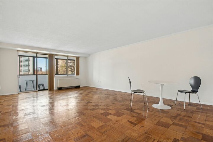 Property Photo:  9 Hawthorne Pl 4A  MA 02114 