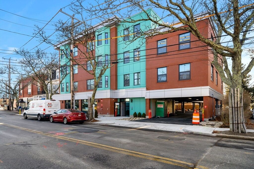 Property Photo:  1151 Walnut  Street 301  MA 02461 