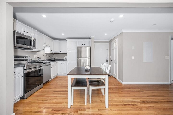 Property Photo:  10 Abbey Rd 205  MA 01453 