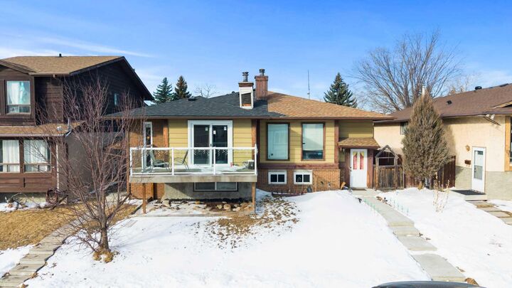 58 Templeson Crescent NE — photo 1