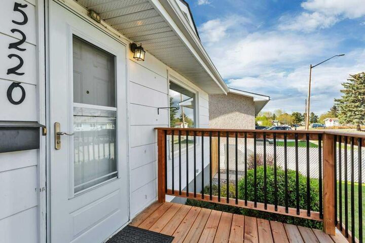Property Photo:  5220 Lawton Avenue  AB T0M 0J0 