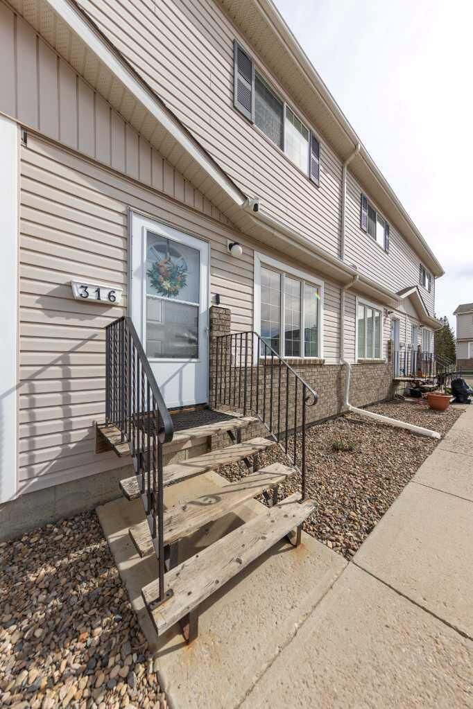 Property Photo:  4811 47 Avenue 316  SK S9V 0T9 