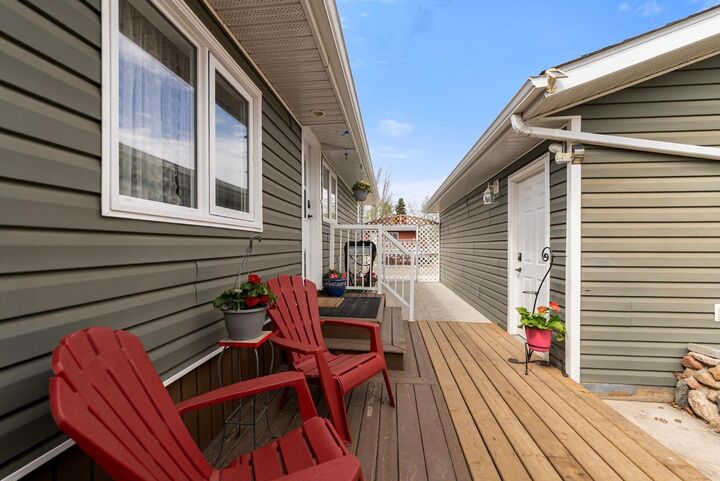 Property Photo:  4809 55 Avenue  AB T4V 4J6 