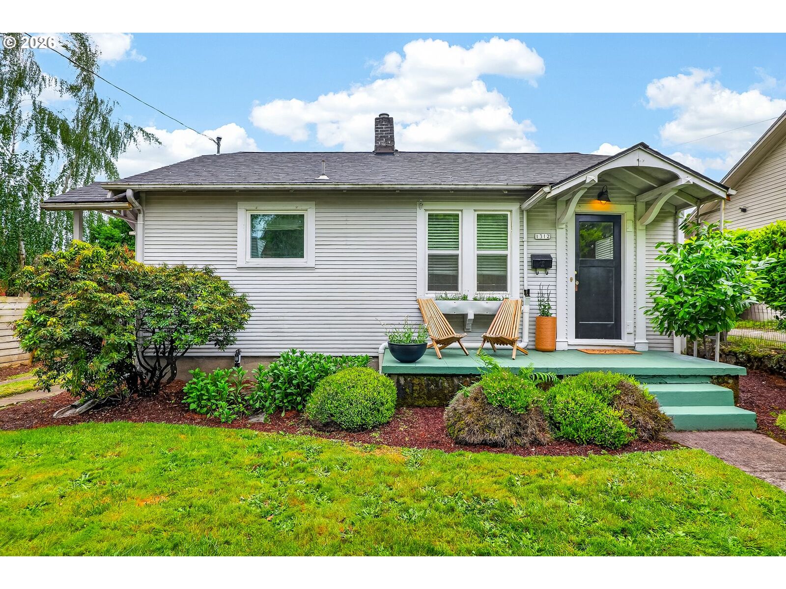 Property Photo: 1312 SE Mall St OR 97202