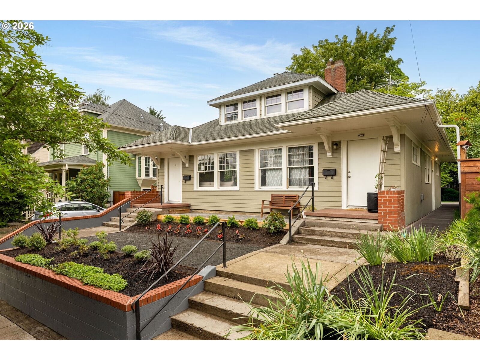 Property Photo:  929 NE Tillamook St  OR 97212 
