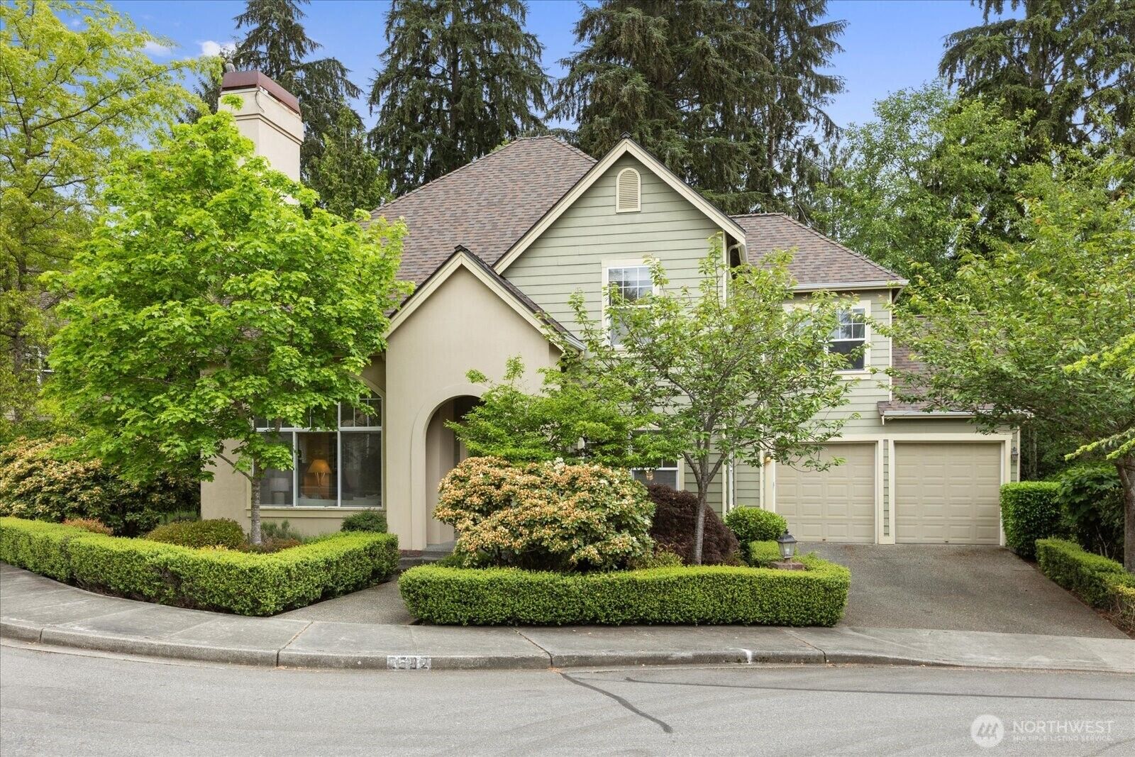 Property Photo:  6592  127th Place SE  WA 98006 