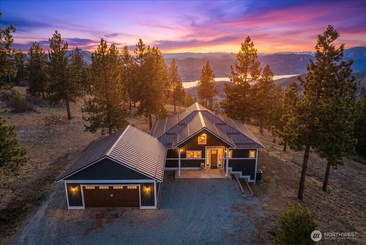 Property Photo:  1114  Blazing Star Lane  WA 98816 