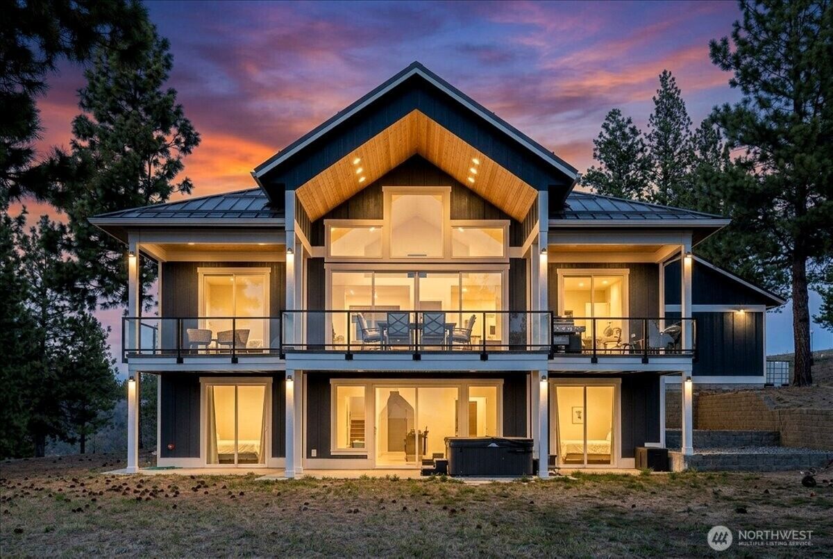 Property Photo: 1114 Blazing Star Lane WA 98816