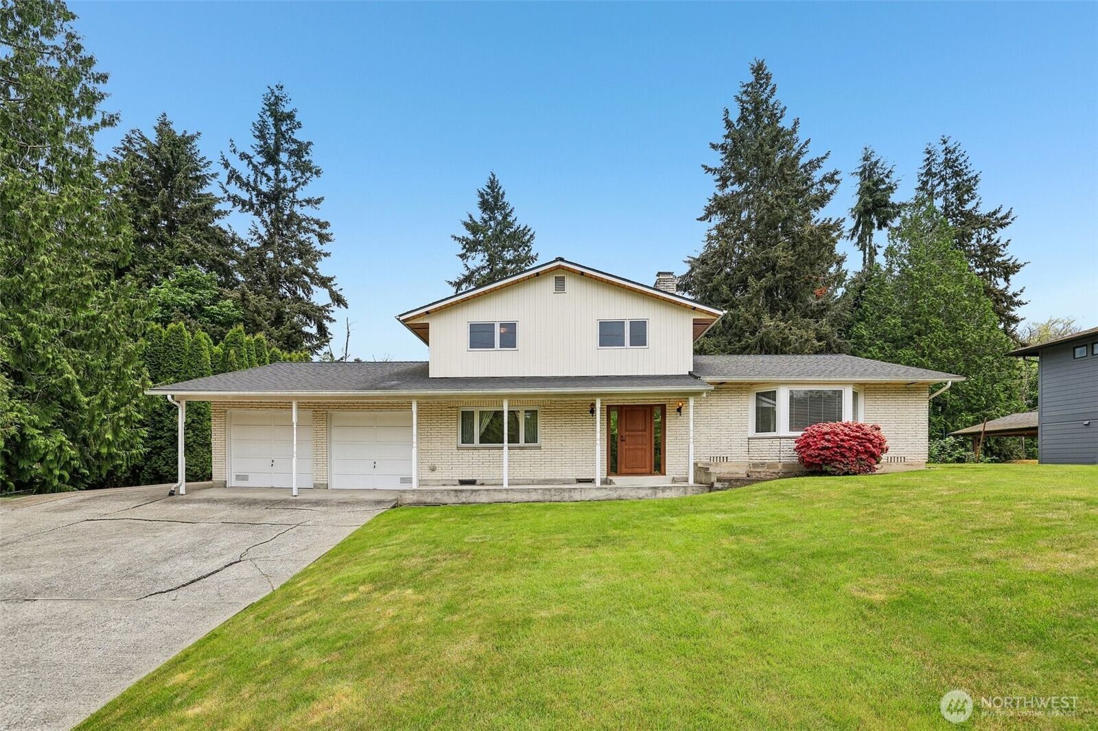 Property Photo:  5401  Ocean Avenue  WA 98203 
